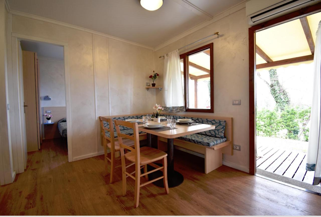 Agriturismo B&B Corte Tonolli ヴァレッジョ・スル・ミンチョ エクステリア 写真