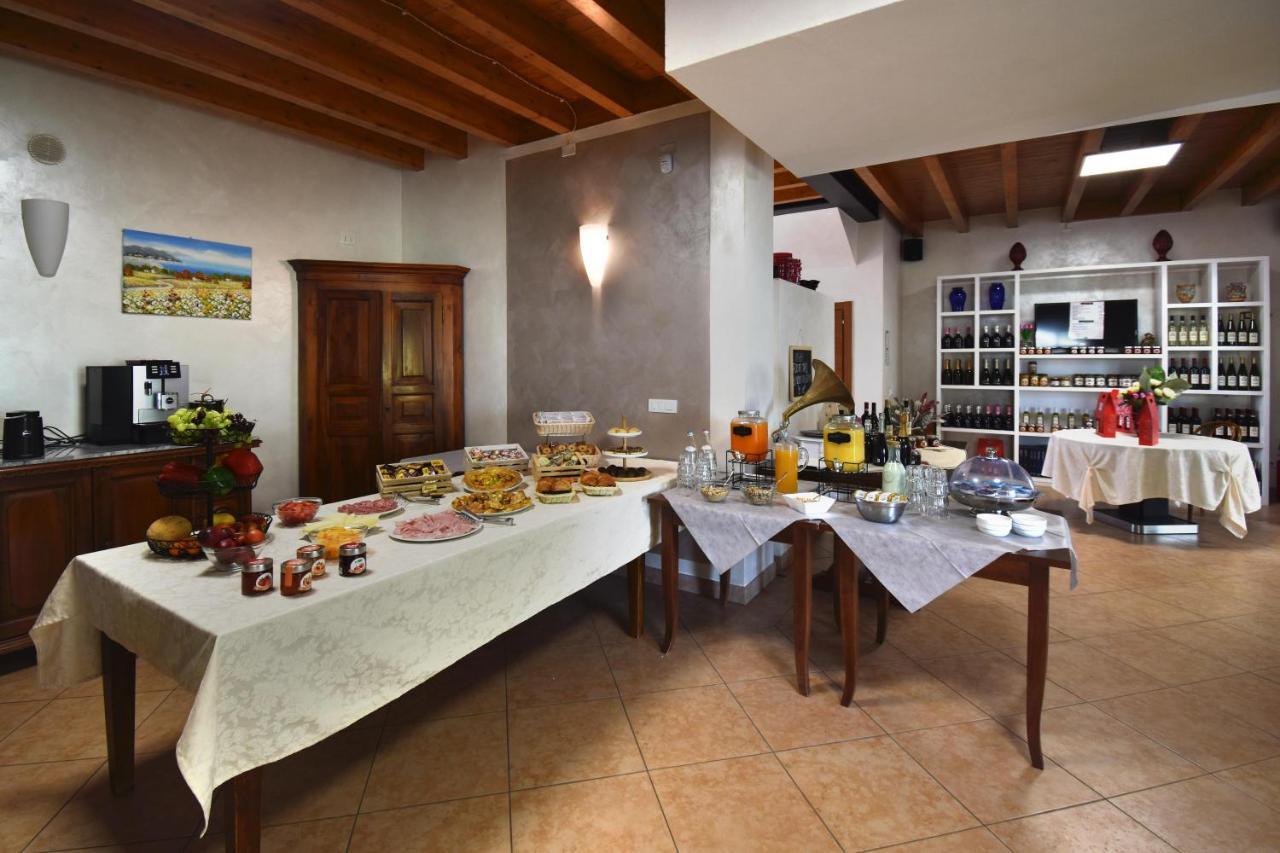 Agriturismo B&B Corte Tonolli ヴァレッジョ・スル・ミンチョ エクステリア 写真