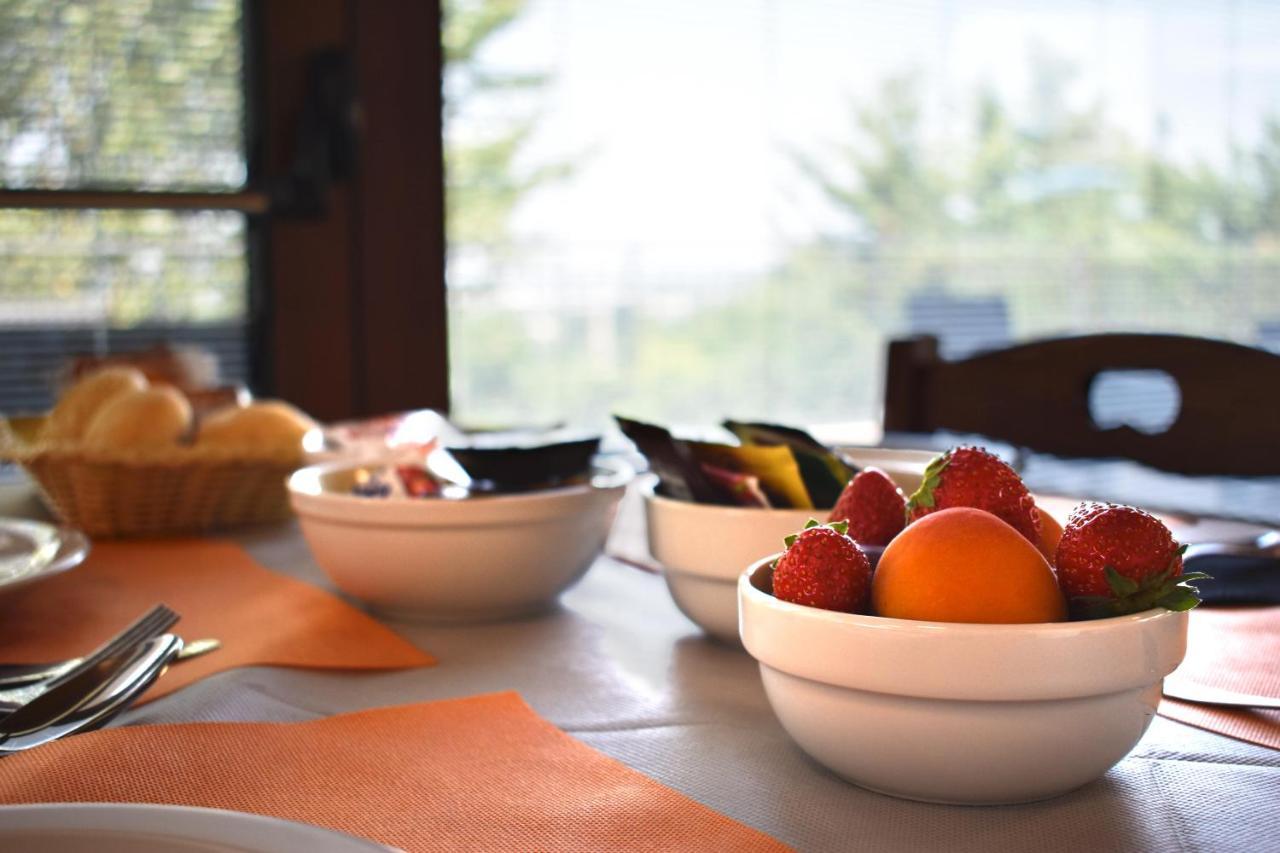 Agriturismo B&B Corte Tonolli ヴァレッジョ・スル・ミンチョ エクステリア 写真