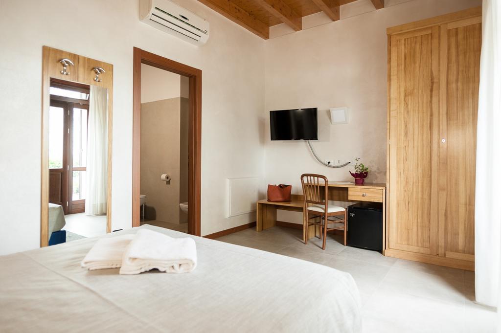 Agriturismo B&B Corte Tonolli ヴァレッジョ・スル・ミンチョ 部屋 写真