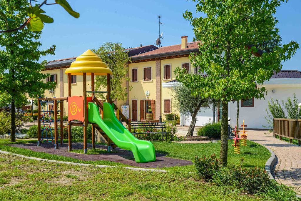 Agriturismo B&B Corte Tonolli ヴァレッジョ・スル・ミンチョ エクステリア 写真